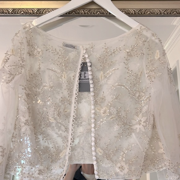 Blossom Veils and Accessories by Enaura Bolero - Picture 2 of 6